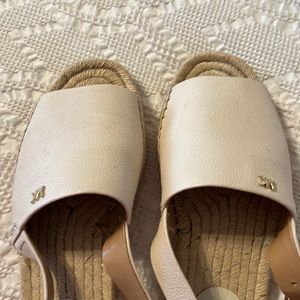 Only wore a couple times.   Very comfortable shoes